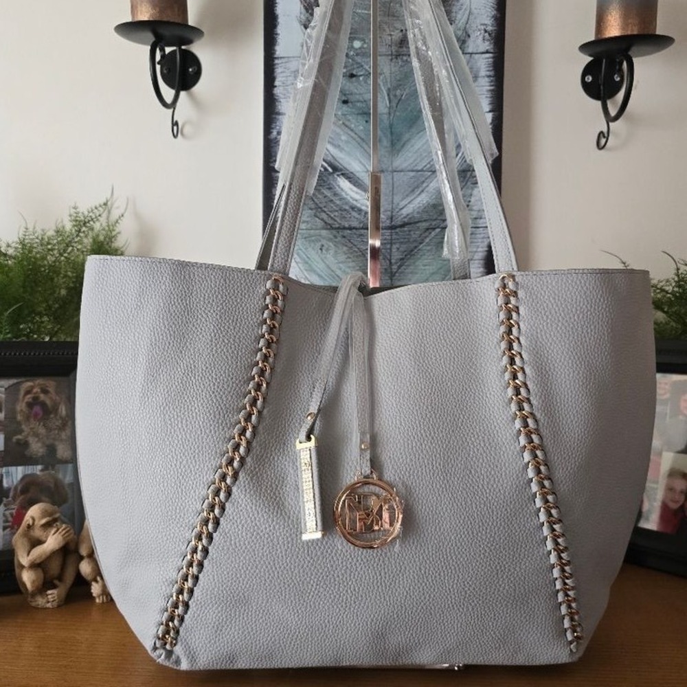 NWT Badgley Mischka Decorative Chain Tote Light Grey Gold Hardware‎ Vega Leather
